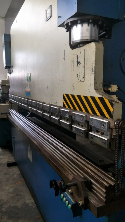 贝力机床 液压折弯机 wc67y100t3200