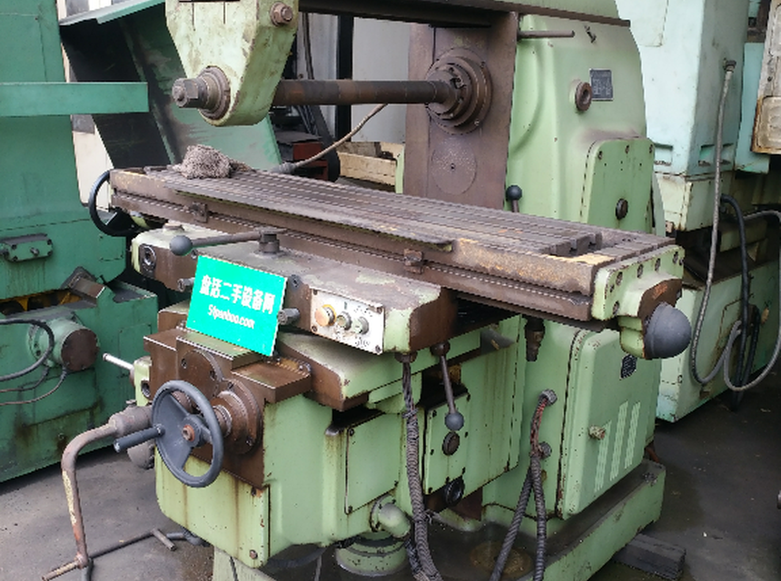 北京机床 万能式铣床 xa6132